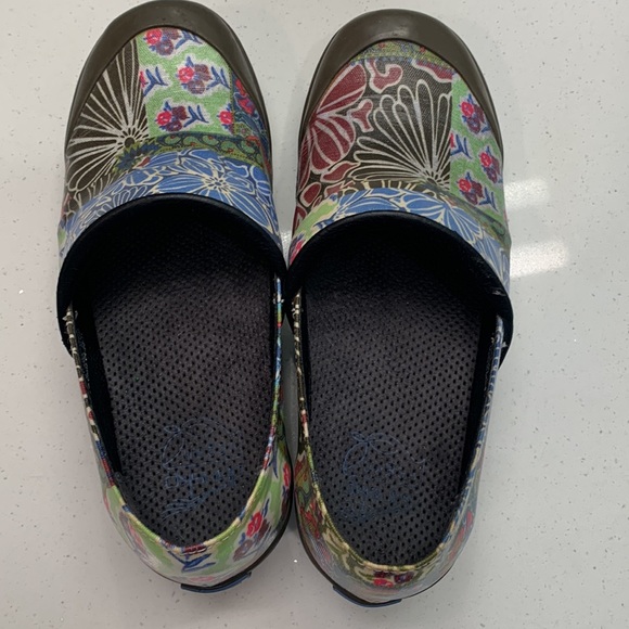 Dansko Vegan Volley Clogs - floral patchwork canvas - Picture 3 of 12